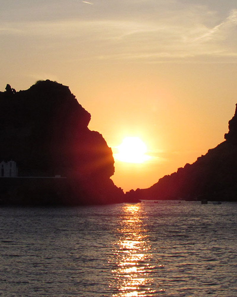 Sunset CruiseTraditional Sailboat